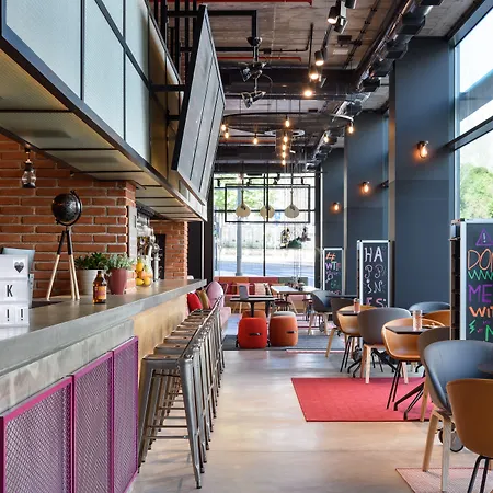 Ξενοδοχείο Moxy 3*