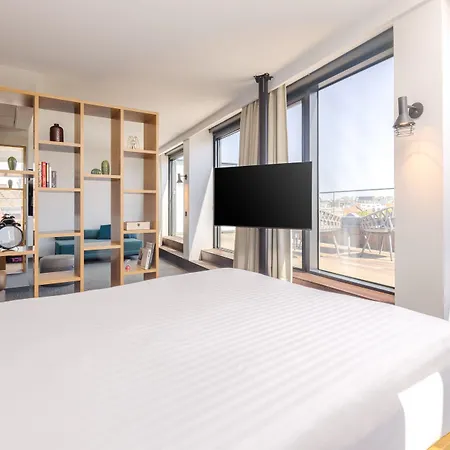 Ξενοδοχείο Moxy 3*