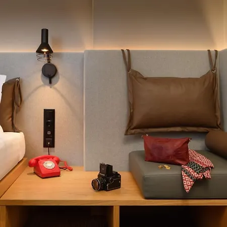 Moxy Szálloda 3*