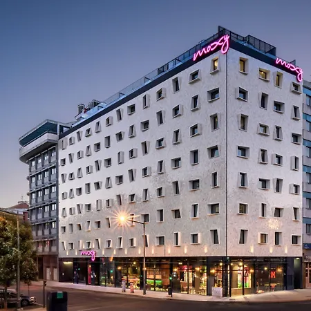 Moxy Hotell 3*