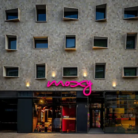 Moxy Hotell