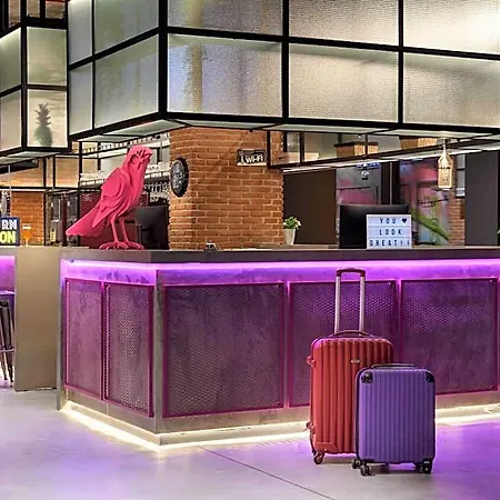 Moxy Hotel 3*