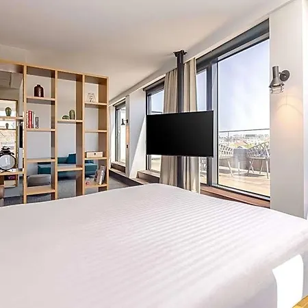 Hotel Moxy 3*