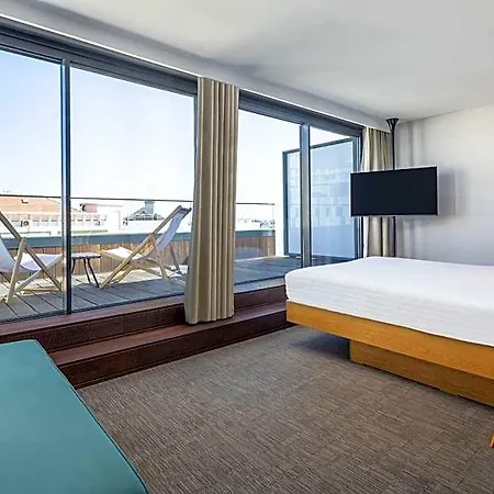 Moxy 3* Lizbona