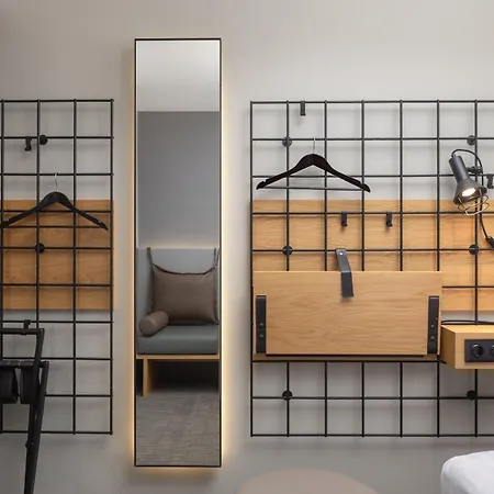 Moxy Hotel 3*