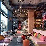 Hotel Moxy