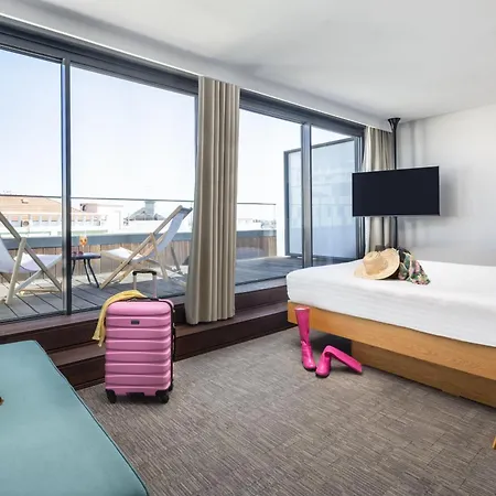 Moxy Hotel