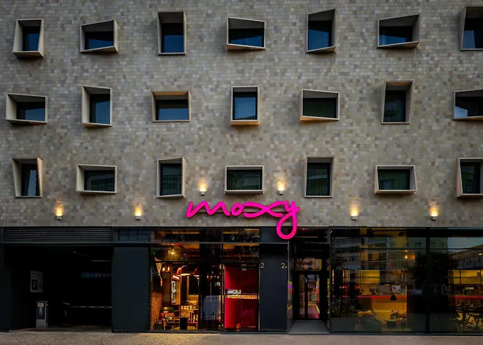 Moxy ホテル