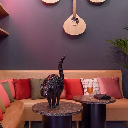 Moxy 3* Lisbon