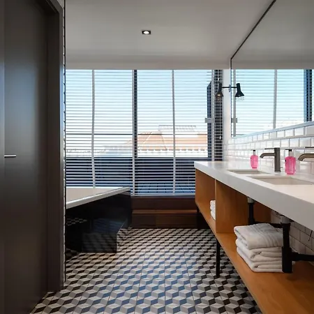 Moxy Hotel Lisbon