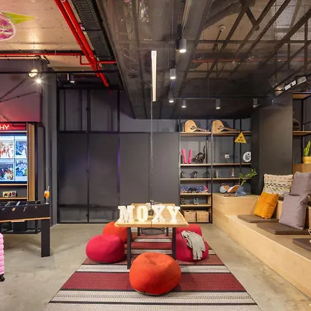Otel Moxy