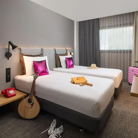 Moxy 3* Lisbon