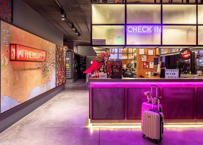 Moxy Hotel 3*